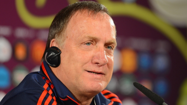Dick Advocaat será el nuevo técnico de Serbia