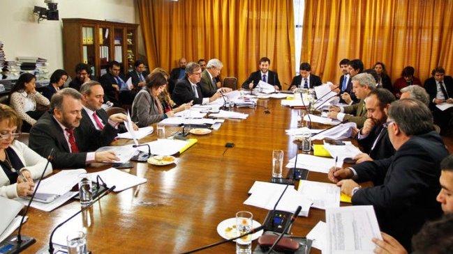 Comisión de la Cámara Baja aprobó modificación al sistema electoral