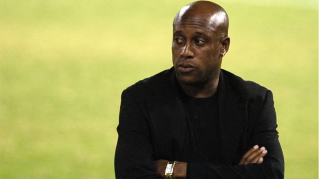 Hernán Medford dirigirá a Honduras al menos por un año