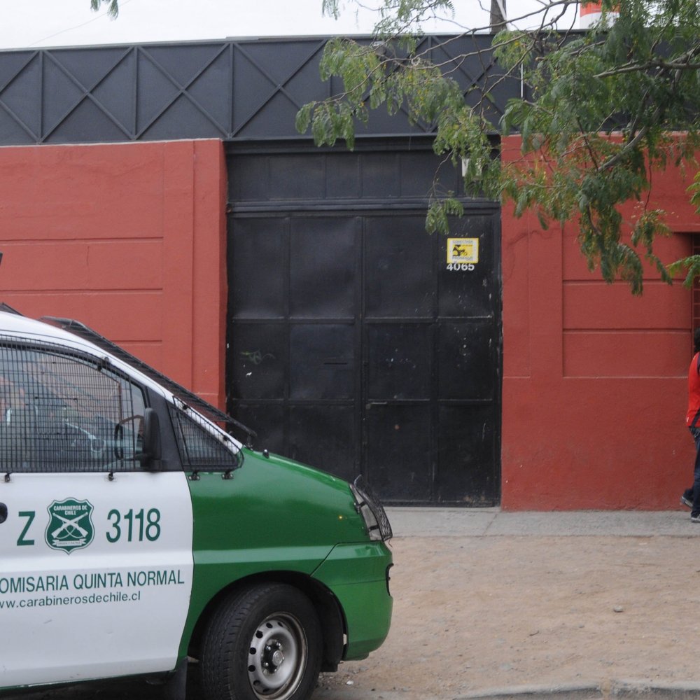 Carabineros detuvo a presuntos responsables de quema de vehículos en Santiago