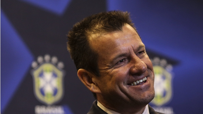 Dunga criticó Neymar y Dani Alves por teñirse el pelo durante el Mundial