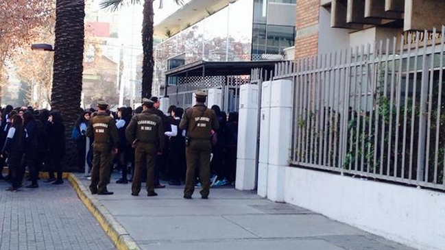 Liceo Tajamar fue evacuado por aviso de bomba