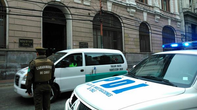 Aviso de bomba obligó a evacuar Registro Civil de Valparaíso