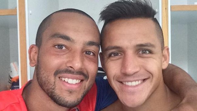 Theo Walcott dio la bienvenida a Alexis Sánchez en Arsenal
