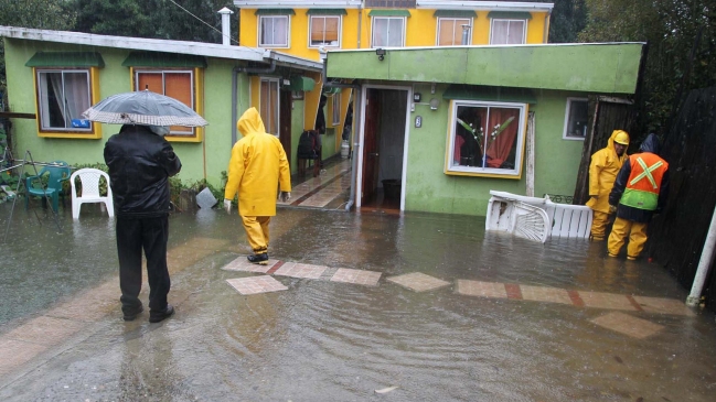 Casi 500 damnificados deja temporal en la zona sur del país