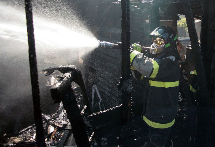 Incendio provocó serios daños en colegio de Illapel
