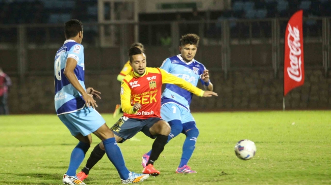 San Marcos de Arica superó a U. Española en intenso partido