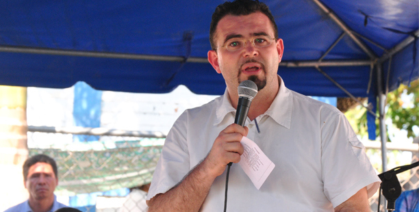 España: Piden liberación de cura detenido en El Salvador