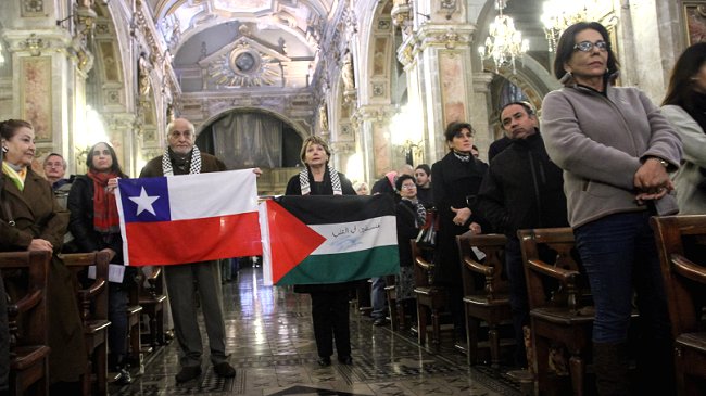 Cómo el conflicto en Gaza tensiona la relación de las comunidades judía y palestina en Chile