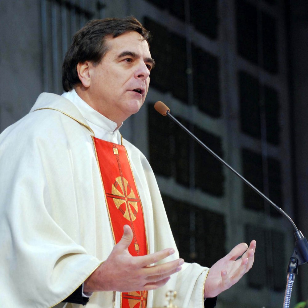 Sacerdote Berríos será garante para resolver conflicto en el Hospital del Salvador