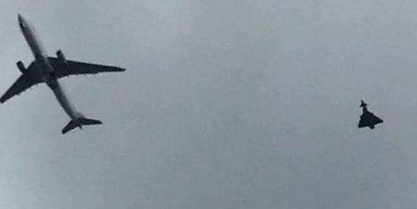 Un avión aterriza en Manchester escoltado por un caza por alerta de bomba