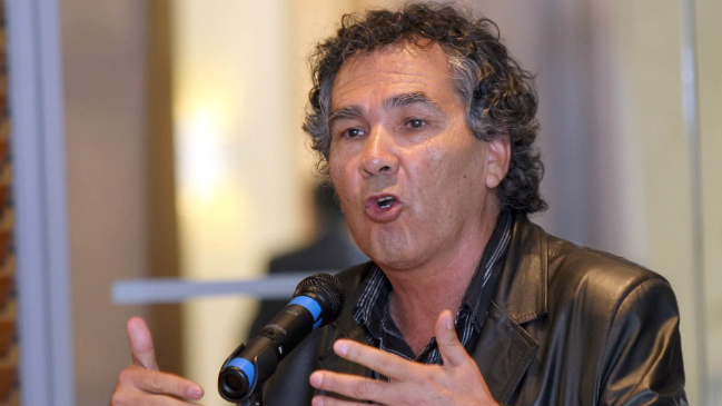 Hernán Rivera Letelier: Es muy bueno saber que la gente sigue comprando libros