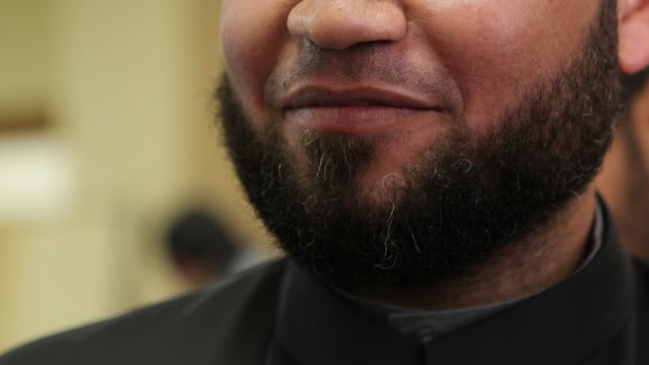 Ciudad china prohibió viajar en buses a pasajeros con velo o barba abundante