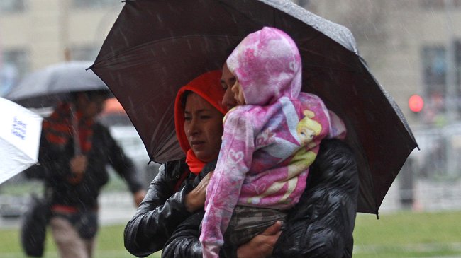 Mal tiempo deja más de 600 damnificados y 2.600 aislados a nivel nacional