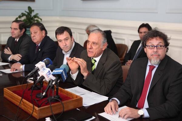 Senadores por La Araucanía solicitarán fondos especiales para compra de terrenos