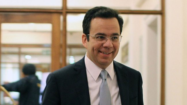 Ministro de Economía: Los derechos de los consumidores no pueden relativizarse