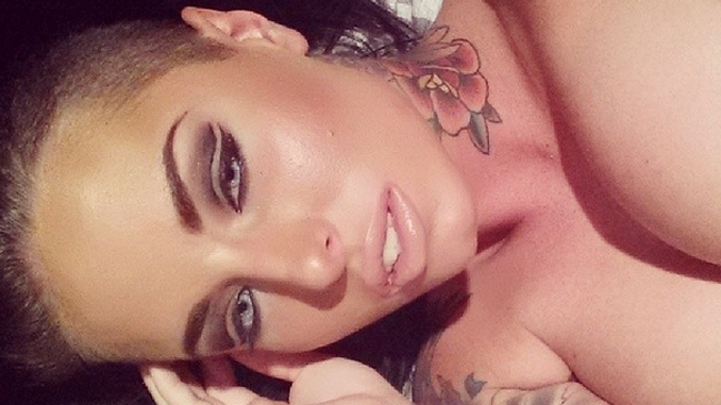 Fans recaudan fondos para ayudar a actriz porno brutalmente golpeada