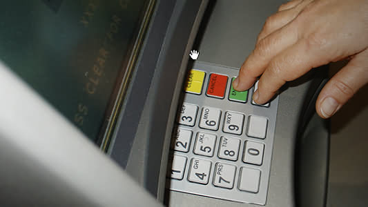 Disminuye disponibilidad de cajeros automáticos por mayores costos de seguridad