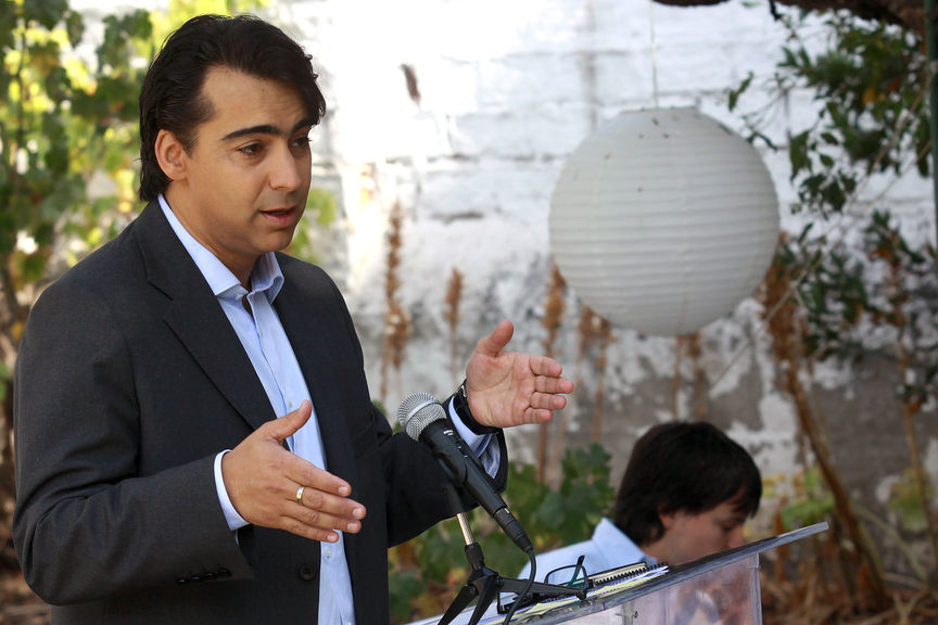 Enríquez-Ominami: Más temprano que tarde conversaremos con Camilo Escalona