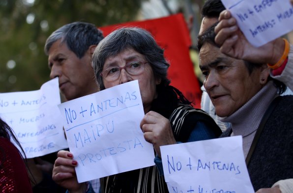 Vecinos protestaron por zonas saturadas de antenas de celulares
