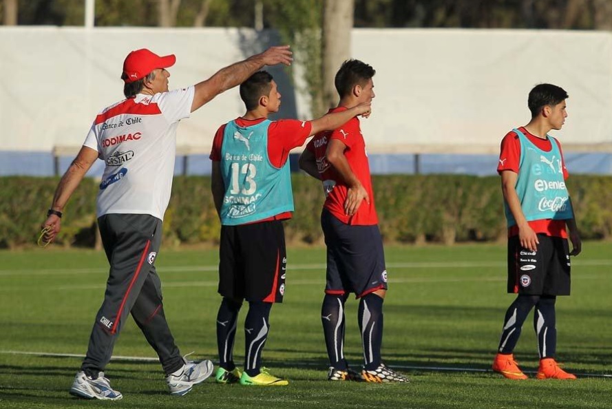 Hugo Tocalli dirigió su primer entrenamiento con la selección chilena Sub 20