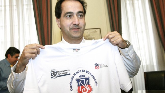 Zalaquett: Prohibición de tomas en Instituto Nacional es justa