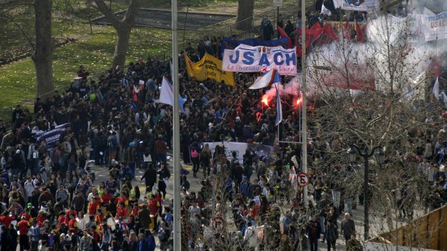 Confech tras multitudinaria marcha: No sirve acabar con el lucro a medias