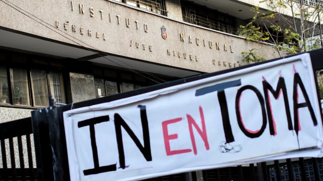 Municipalidad de Santiago apela al fallo que prohibió tomas