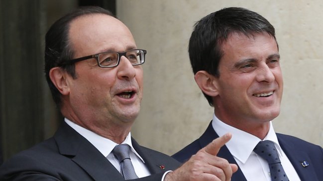 Hollande ordena formar nuevo Gobierno tras muestras de rebelión interna