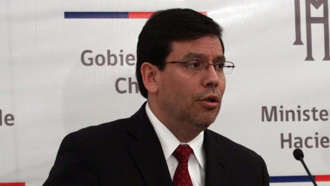 Ministro Arenas: En 2015 Chile crecerá 