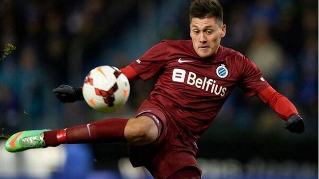 Nicolás Castillo fue expulsado en empate de Club Brujas por la liga belga