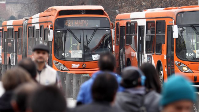 Tarifas del Metro y el Transantiago suben este lunes