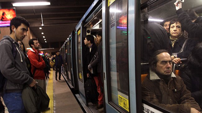 Peñailillo: El Gobierno no tiene nada que ver con el alza del Metro y el Transantiago