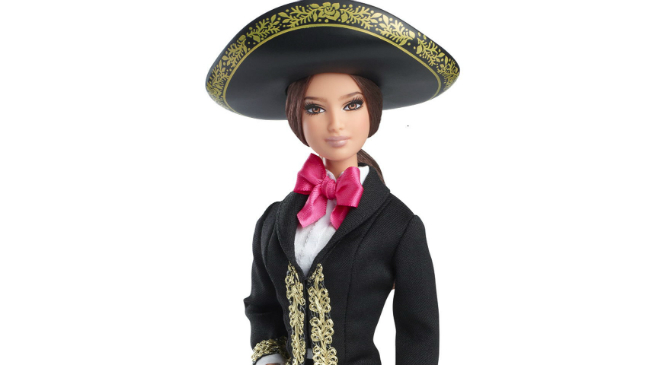 La muñeca Barbie se viste con el tradicional traje de mariachi mexicano