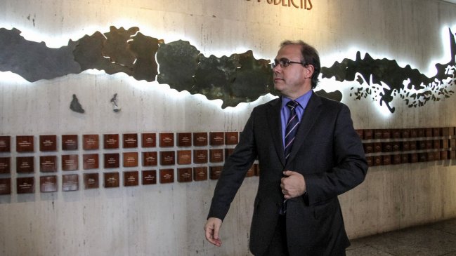 MOP expone sus proyectos ante críticas por infraestructura