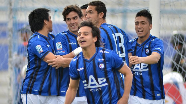 Duelo entre Huachipato y U. Católica de Ecuador por Copa Sudamericana quedó en suspenso