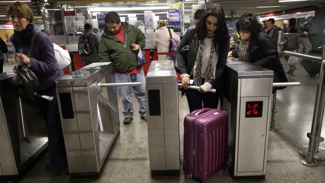 Usuarios se organizan en redes sociales para protestar contra el Metro