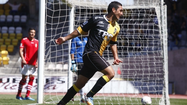 Coquimbo Unido goleó a La Serena en el clásico y festejó su primer éxito de la temporada en la Primera B