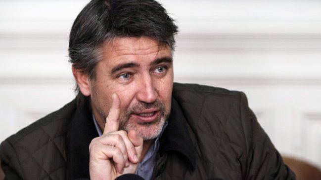 Senadores piden incluir a zonas extremas en reforma al binominal