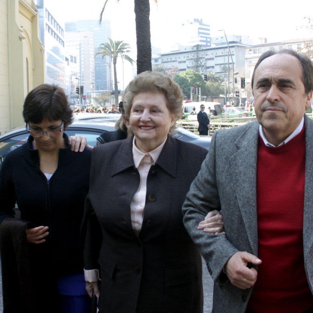 Fisco pidió a familia Pinochet definirse sobre herencia: Adeudan más de 2 mil millones de pesos