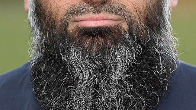 Polémica genera en Filadelfia norma que prohíbe barbas largas