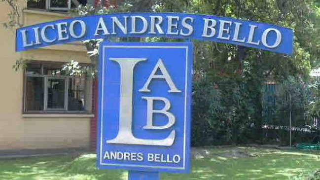 Encuentran 50 bombas molotov en liceo de San Miguel