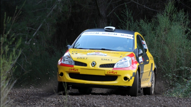 Martínez y Etcheverry se enfrentarán por el triunfo en el Rally Mobil de Pucón