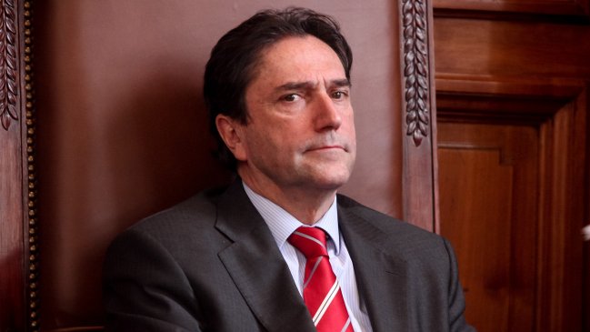 Ministro Gómez a favor de 