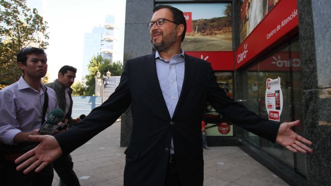 Caso bombas: Fallo ratificó reserva de correos entre Hinzpeter y ex fiscal Peña