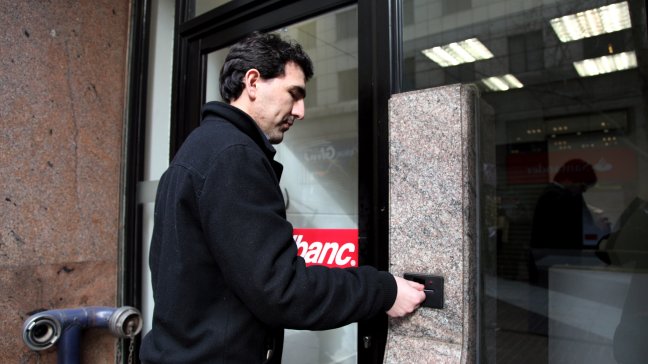 Sernac: Por un avance de 200 mil pesos se pueden pagar 320 mil