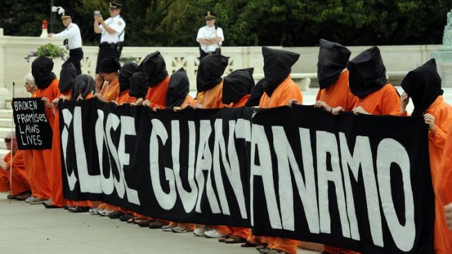 De llegar a Chile, presos de Guantánamo quedarían en libertad