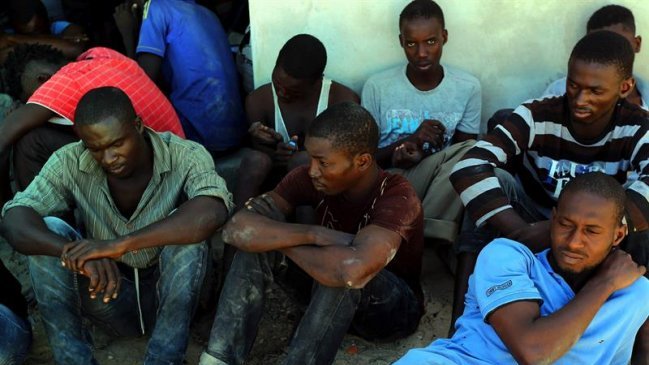 Nuevos testimonios confirman que traficantes hundieron barco con 500 inmigrantes