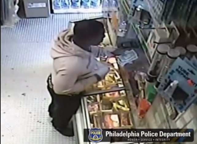 Delincuente asaltó minimarket armado con un plátano