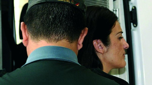 Condenan a 35 años de cárcel a madre que mató y congeló a dos bebés